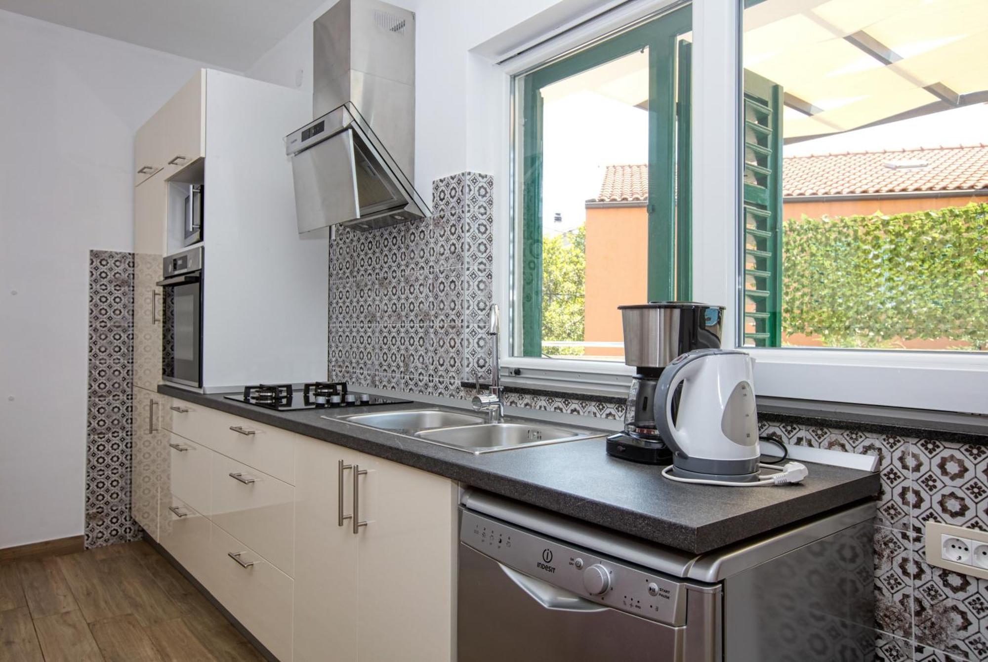 Family Friendly Seaside Apartments Brodarica, Sibenik - 4833 브로다리카 객실 사진