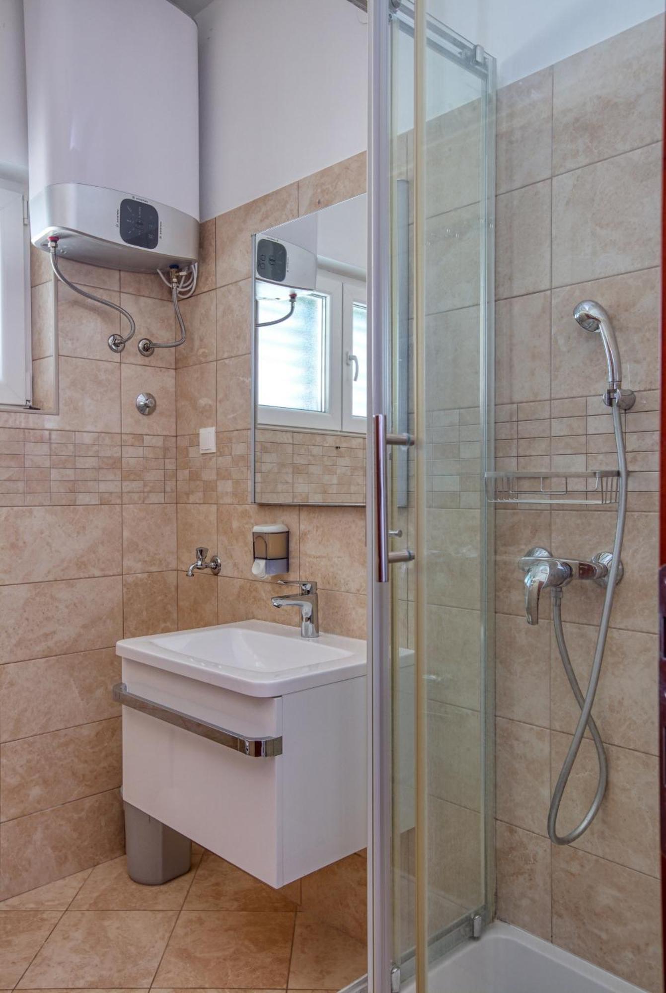 Family Friendly Seaside Apartments Brodarica, Sibenik - 4833 브로다리카 객실 사진