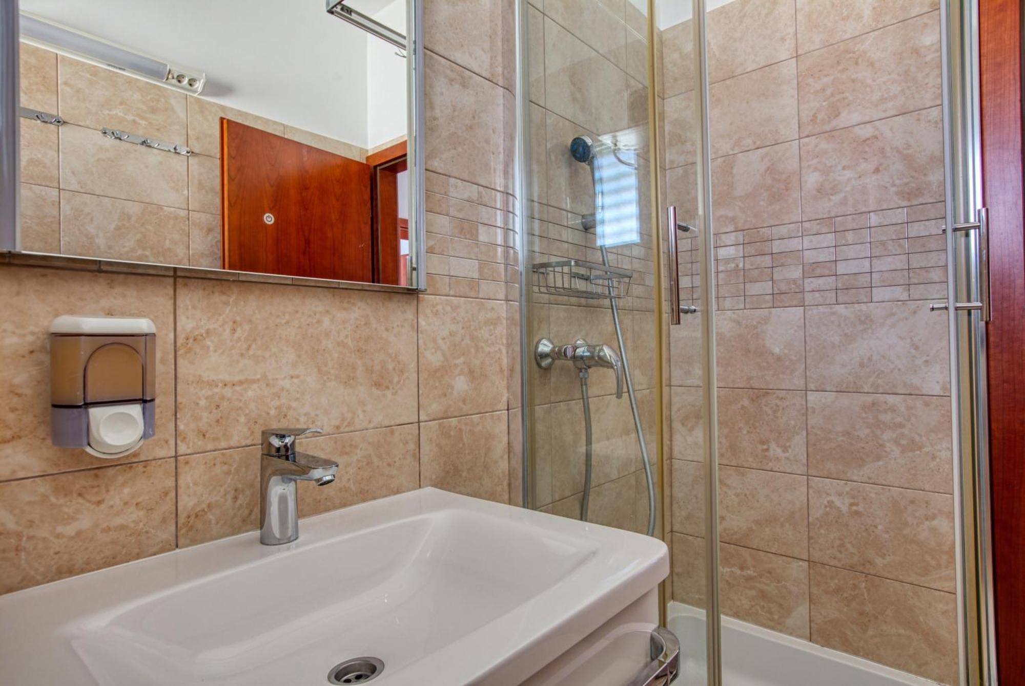 Family Friendly Seaside Apartments Brodarica, Sibenik - 4833 브로다리카 객실 사진