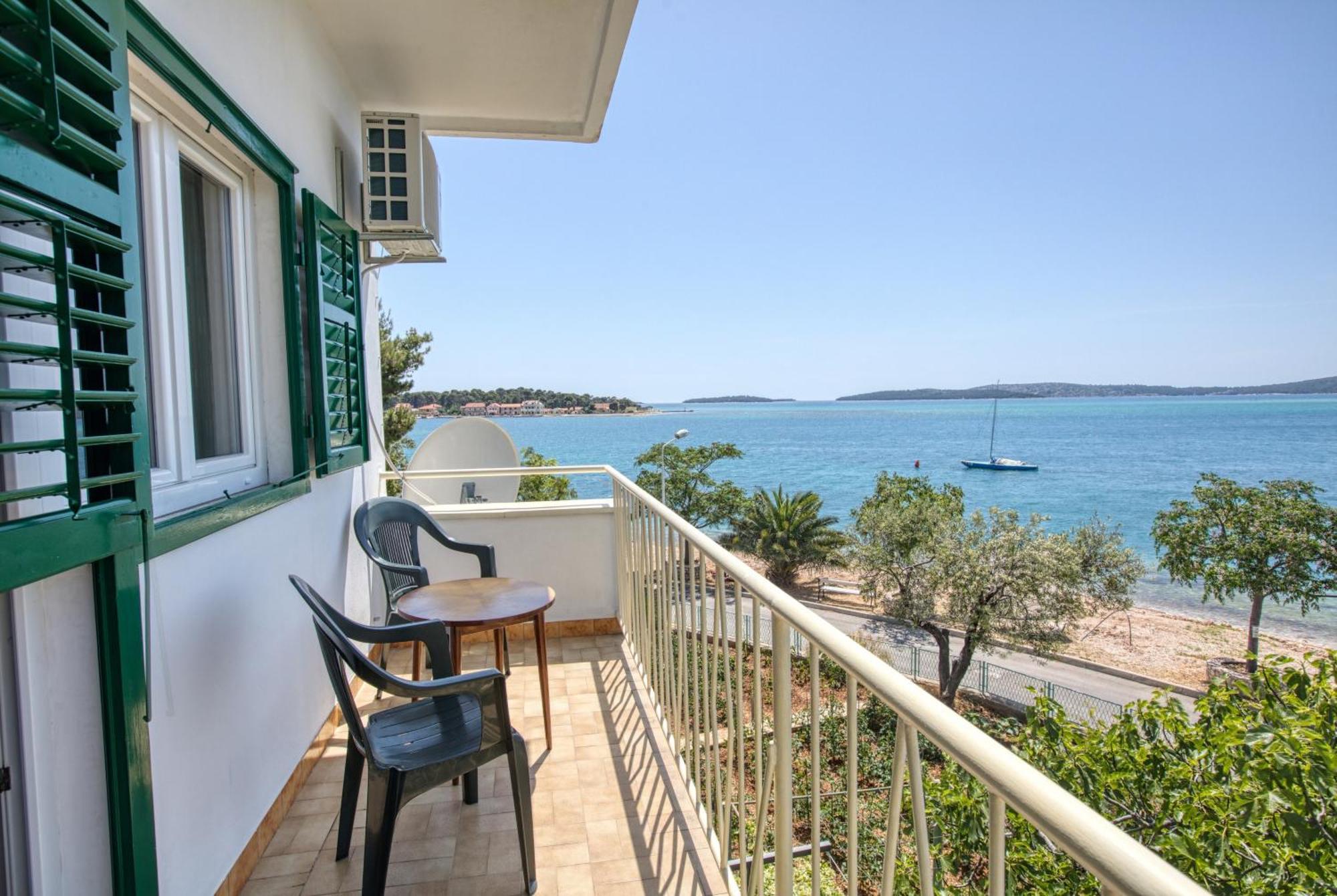 Family Friendly Seaside Apartments Brodarica, Sibenik - 4833 브로다리카 외부 사진