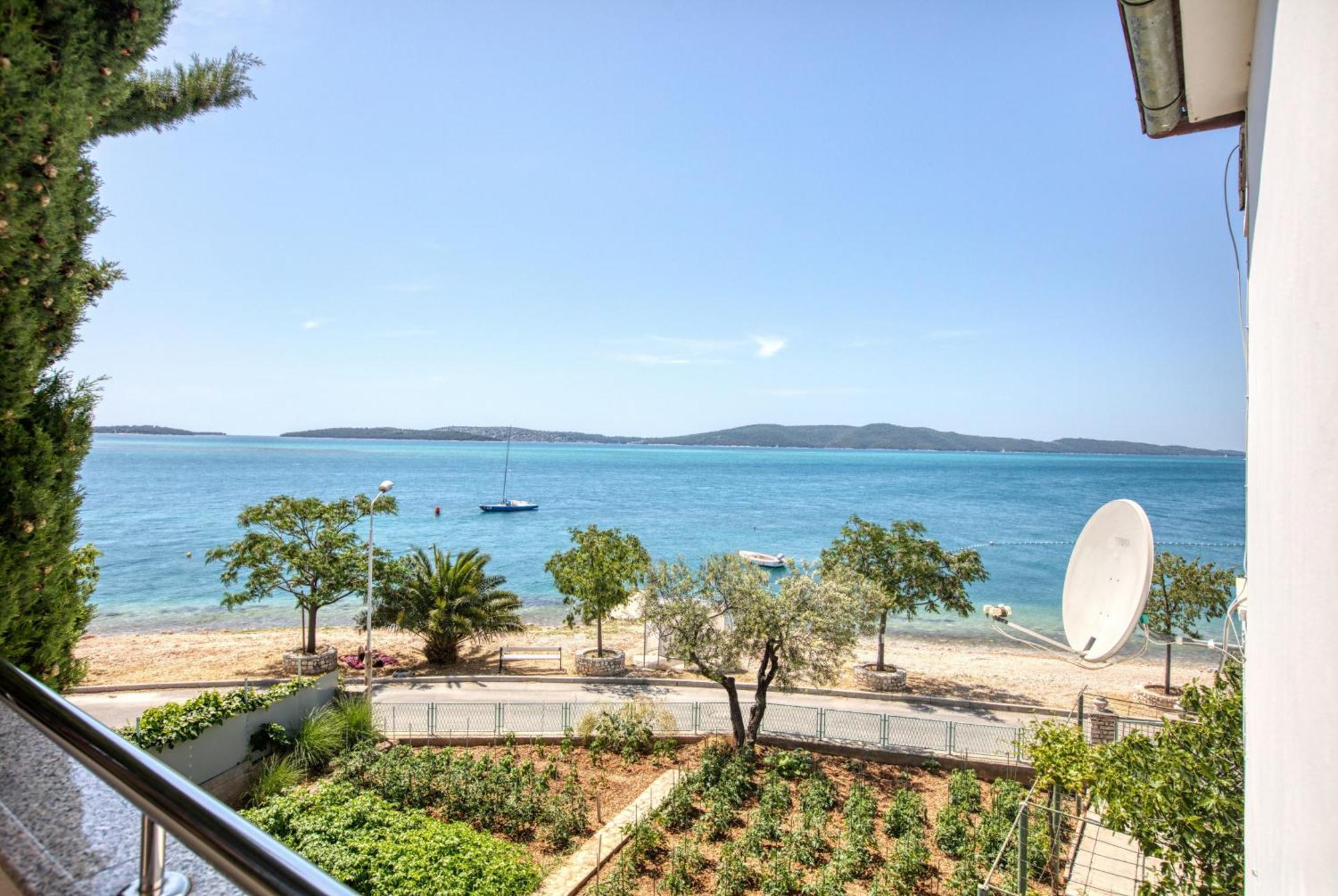 Family Friendly Seaside Apartments Brodarica, Sibenik - 4833 브로다리카 외부 사진